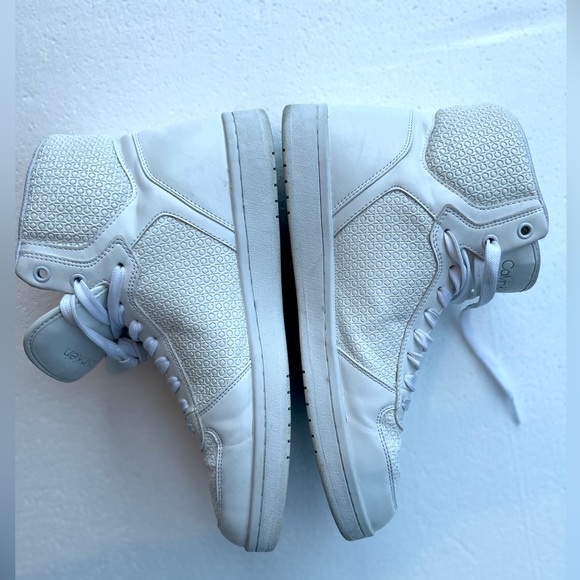 CALVIN KLEIN WHITE SHOES FOR MEN’S SIZES 10 SNEAKER PRE-OWNED - Picture 2 of 6